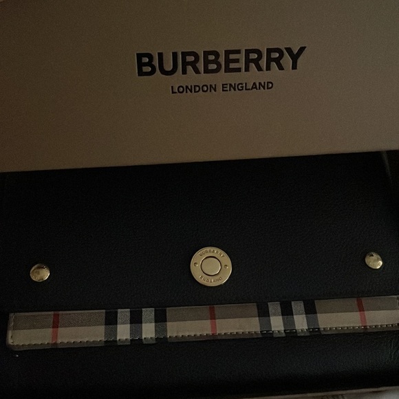 Gently used BURBERRY crossbody w/ UTILITY strap. - Picture 2 of 2